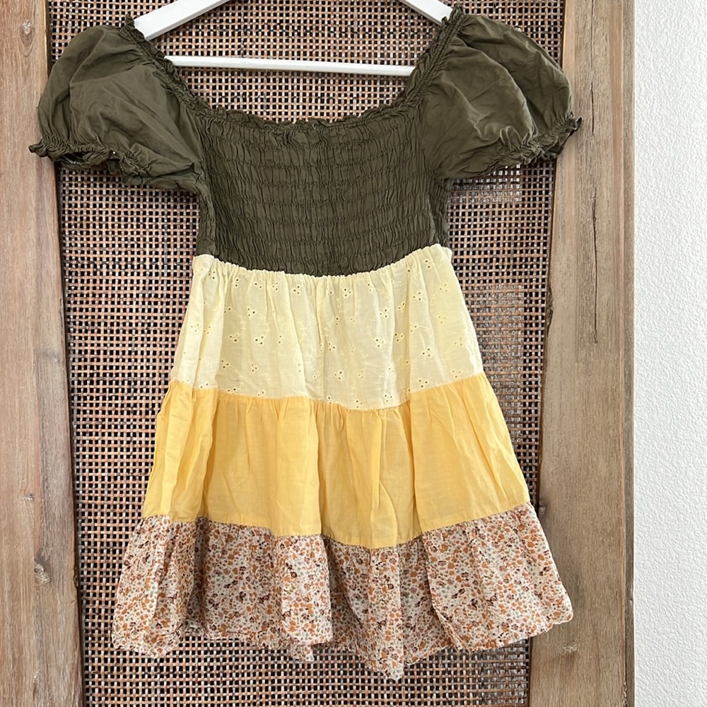 πBUY 3 for $15π πWomenβs Teen Eyelet Babydoll top size Small - Picture 3 of 3